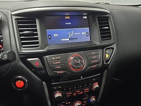 Used 2020 Nissan Pathfinder SV image 24