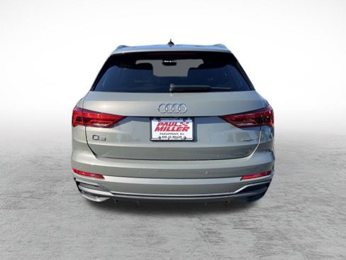 Used 2024 Audi Q3 2.0T Premium w/ Convenience Package image 5