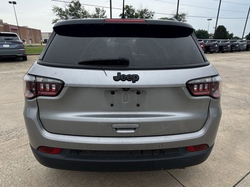 Used 2021 Jeep Compass Latitude image 6