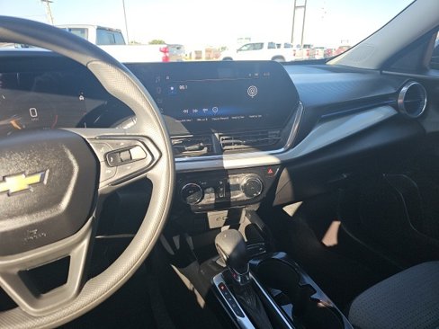 Used 2025 Chevrolet Trax LT image 20