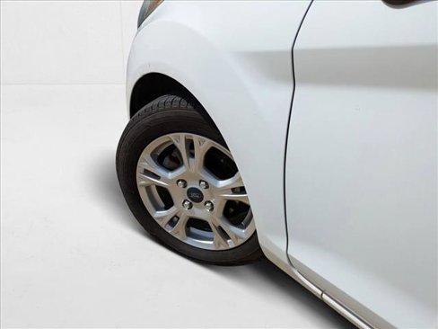 Used 2015 Ford Fiesta SE image 10
