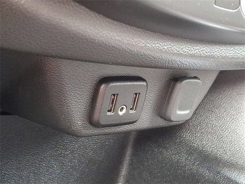 Used 2021 Chevrolet Traverse LS image 24