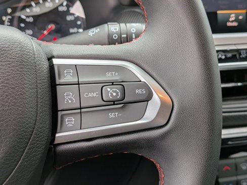 Used 2024 Jeep Compass Trailhawk image 16