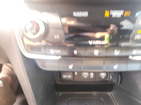Used 2020 Hyundai Santa Fe SEL w/ Convenience + Premium Package image 17