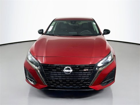 Used 2024 Nissan Altima 2.5 SR image 2