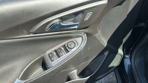 Used 2021 Chevrolet Malibu LT image 14