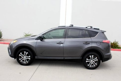 Used 2017 Toyota RAV4 LE image 8