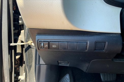 Used 2020 Toyota Corolla LE image 36