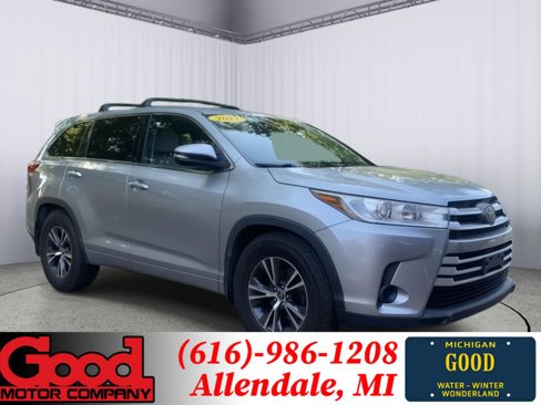 Used 2017 Toyota Highlander LE image 1