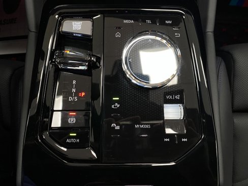 Certified 2024 BMW 540i xDrive w/ Executive Package image 27