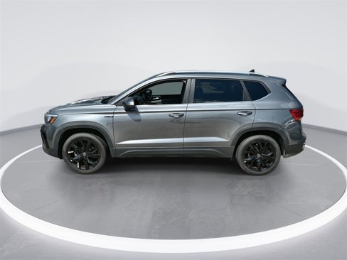 Used 2024 Volkswagen Taos SE image 5