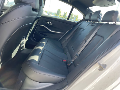 New 2025 BMW 330i Sedan image 8