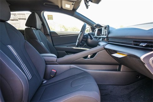 New 2025 Hyundai Elantra Sport image 17