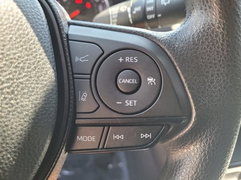 Used 2021 Toyota RAV4 XLE image 21