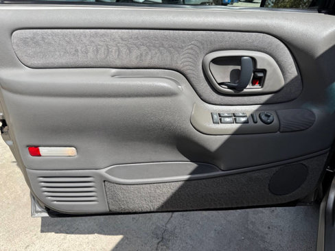 Used 1999 Chevrolet Tahoe 2WD w/ Comfort & Security Pkg image 18