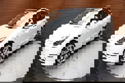 Used 2023 Tesla Model 3 Standard Range image 17