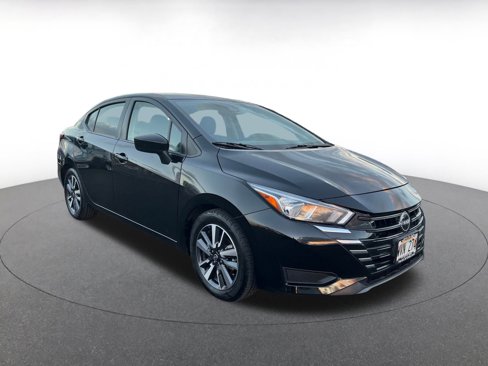 Used 2023 Nissan Versa SV image 1
