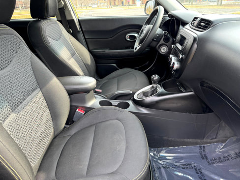 Used 2015 Kia Soul + image 32