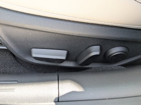 New 2025 Genesis G70 2.5T image 16