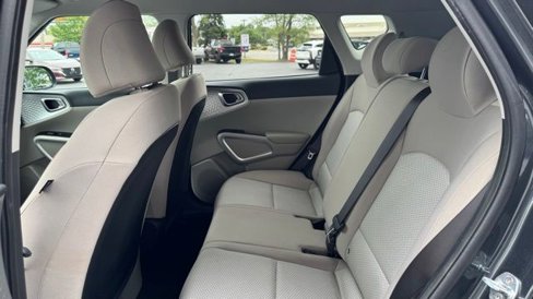 Used 2023 Kia Soul LX image 19