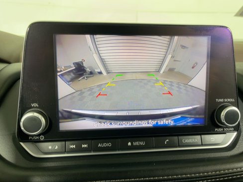 Used 2023 Nissan Rogue SV image 22