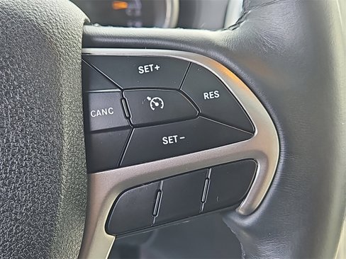 Used 2018 Jeep Grand Cherokee Limited image 30