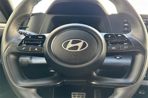 Certified 2025 Hyundai Elantra Sport image 23