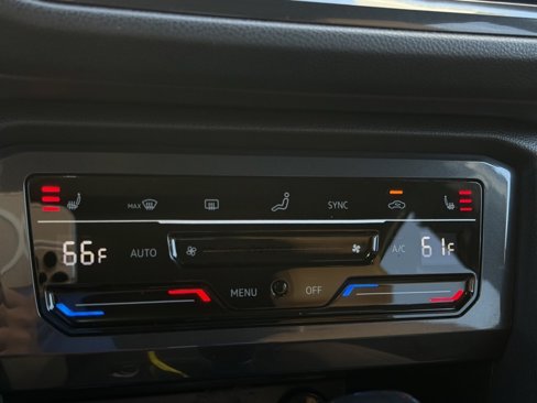 Used 2022 Volkswagen Tiguan SE w/ Panoramic Sunroof Package image 14