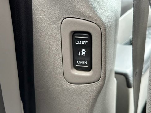 Used 2012 Honda Odyssey EX image 24