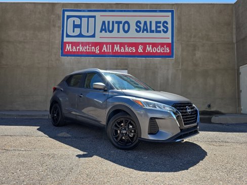 Used 2022 Nissan Kicks SV image 1