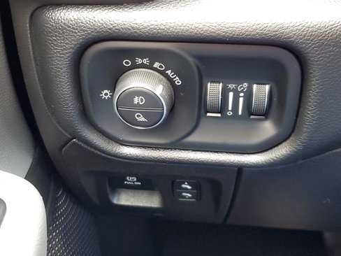 Used 2019 RAM 1500 Big Horn image 12