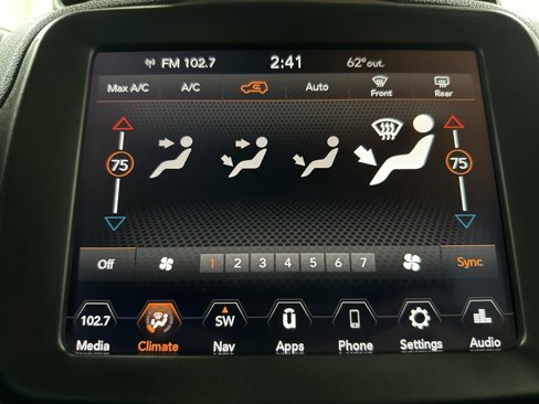 Used 2023 Jeep Renegade Trailhawk image 31