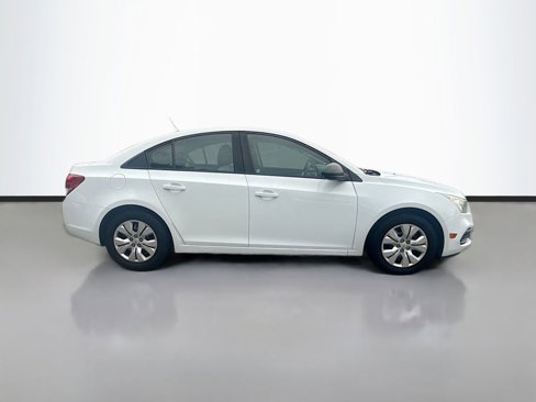 Used 2015 Chevrolet Cruze LS image 9