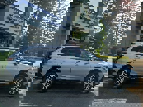 Used 2020 Subaru Outback Premium image 2