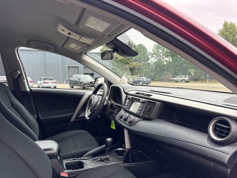 Used 2018 Toyota RAV4 LE w/ All Weather Liner Package image 29