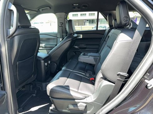Used 2020 Ford Explorer XLT w/ Equipment Group 202A image 25