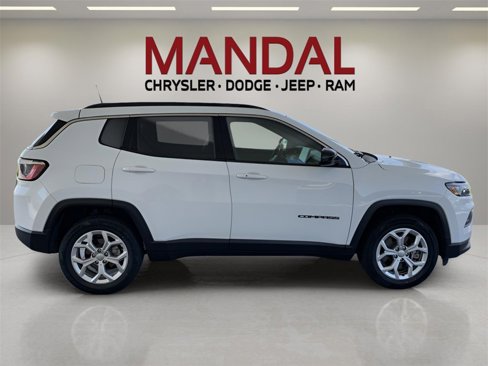 Certified 2024 Jeep Compass Latitude image 5