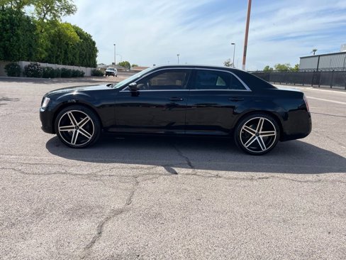 Used 2014 Chrysler 300 image 5