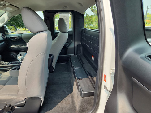 Certified 2017 Toyota Tacoma SR image 11