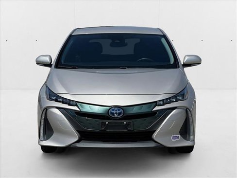 Used 2018 Toyota Prius Prime Plus image 2