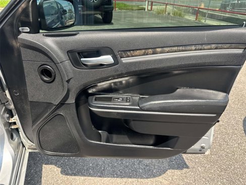 Used 2020 Chrysler 300 Limited image 26