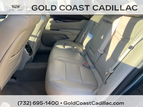 Used 2013 Cadillac XTS Premium image 13