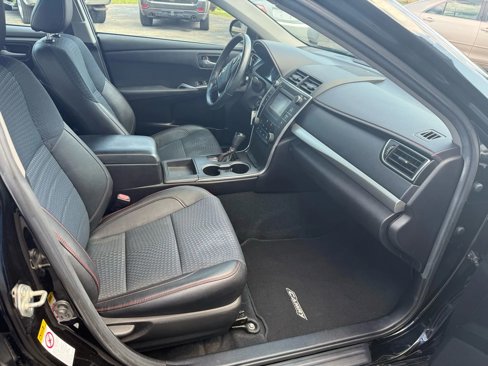 Used 2015 Toyota Camry SE image 8