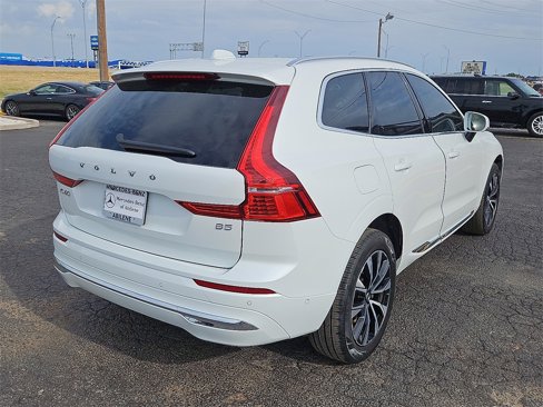 Used 2023 Volvo XC60 B5 Plus w/ Climate Package image 7
