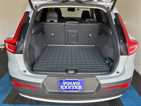 New 2025 Volvo XC40 B5 Core w/ Protection Package Premier image 14