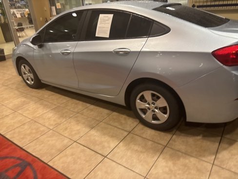 Used 2017 Chevrolet Cruze LS image 11
