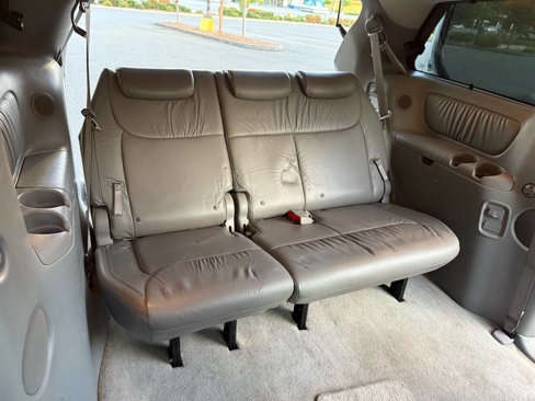 Used 2008 Toyota Sienna XLE Limited image 9