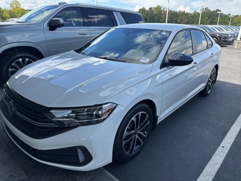 Used 2024 Volkswagen Jetta Sport image 3