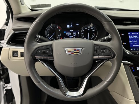 Used 2023 Cadillac XT6 Premium Luxury image 27
