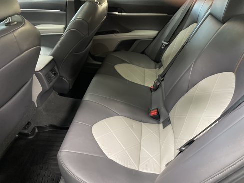 Used 2019 Toyota Camry XLE image 32